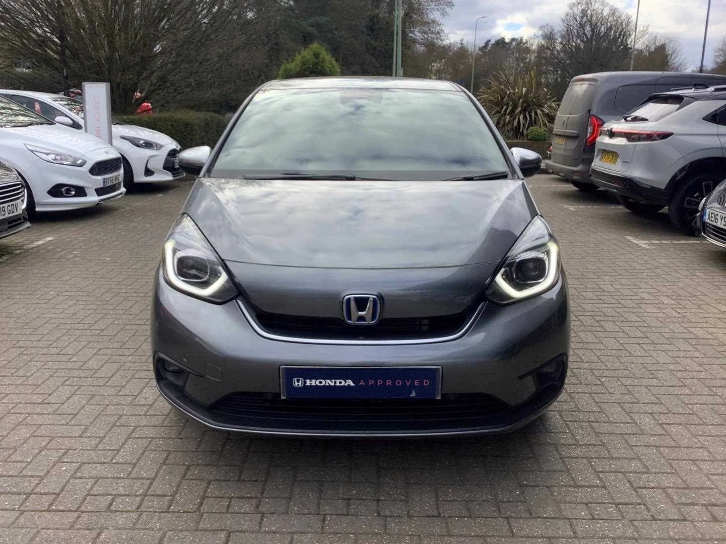 Vehicle image 6