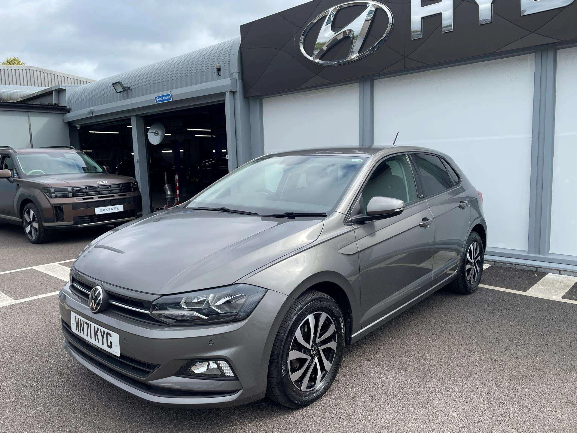 Vehicle image 6
