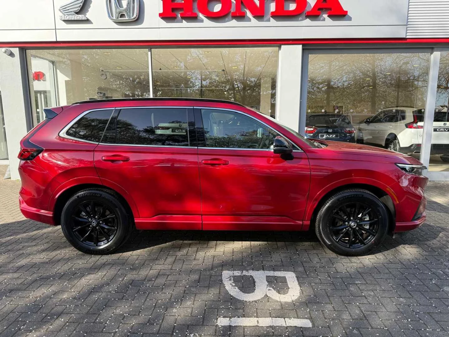 Vehicle image 5