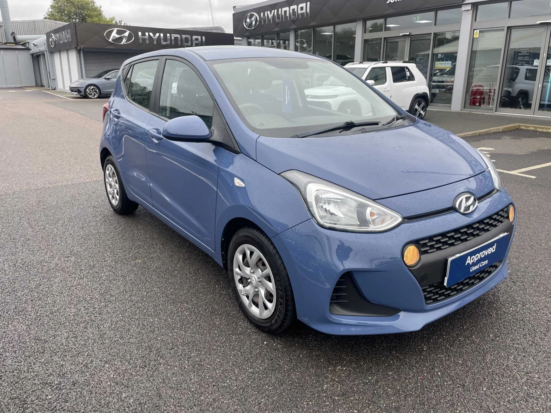 Vehicle image 7
