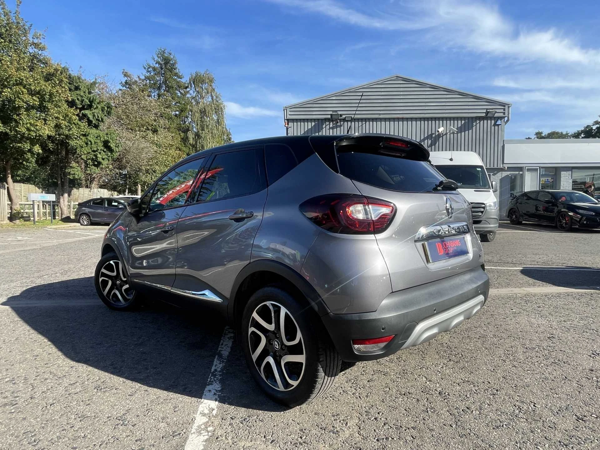 Vehicle image 3