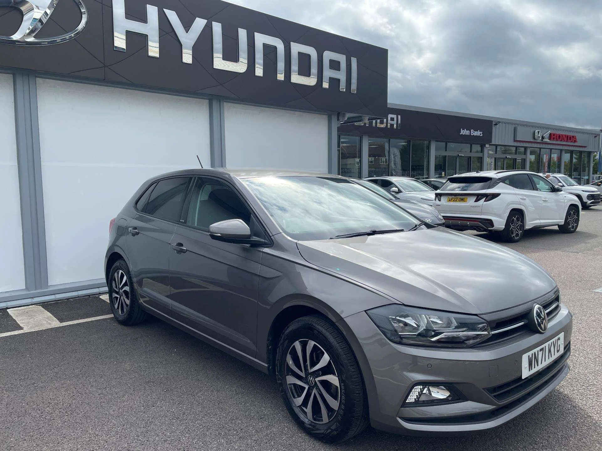Vehicle image 5