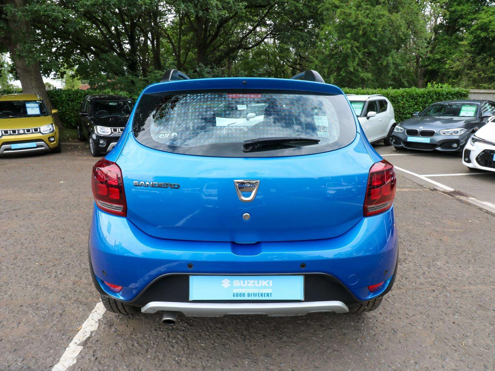 Vehicle image 7