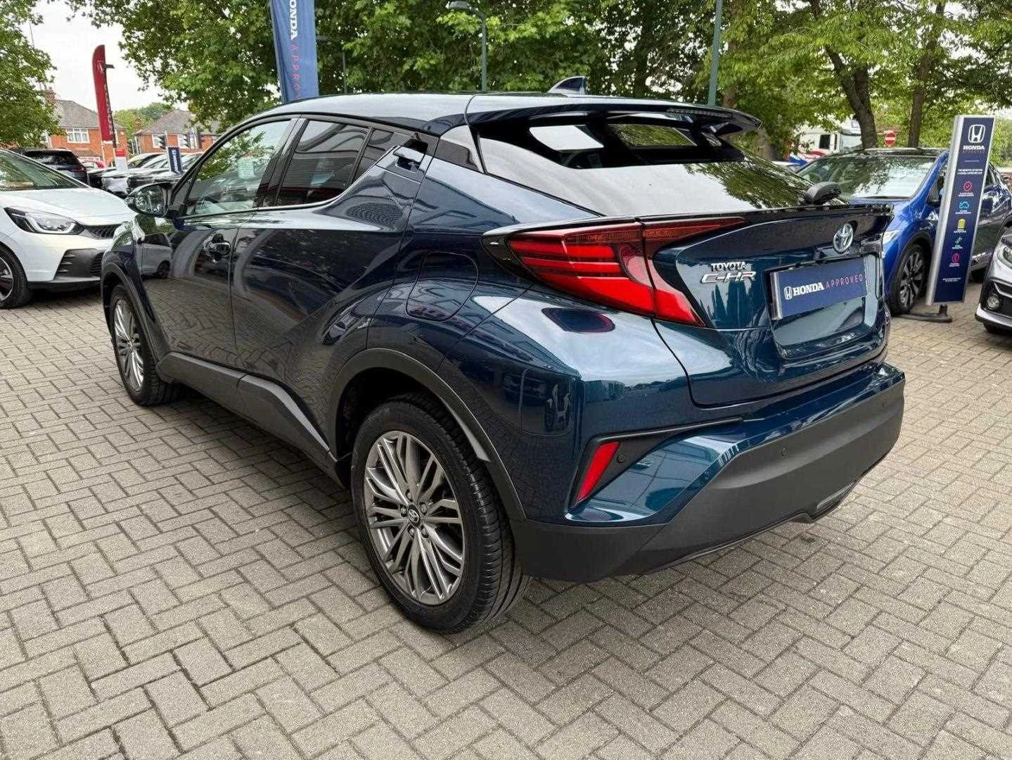 Vehicle image 3