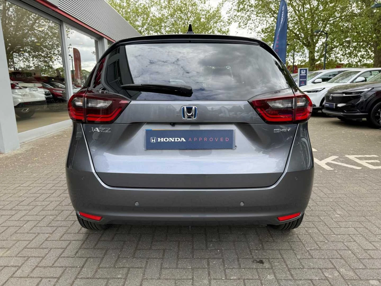 Vehicle image 7