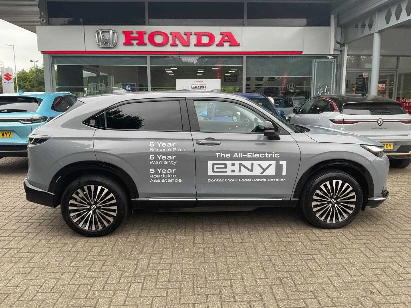 Vehicle image 5