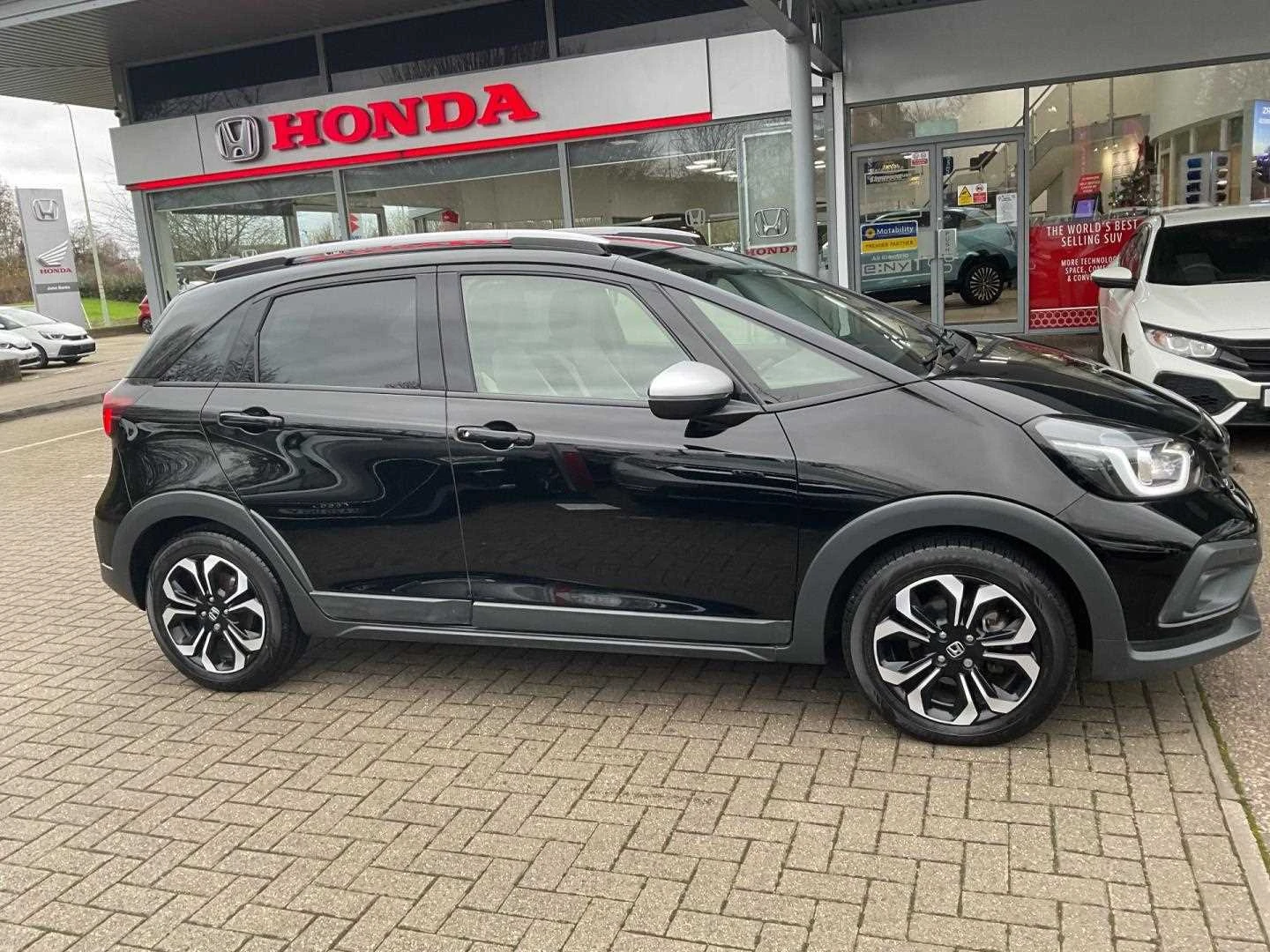 Vehicle image 5