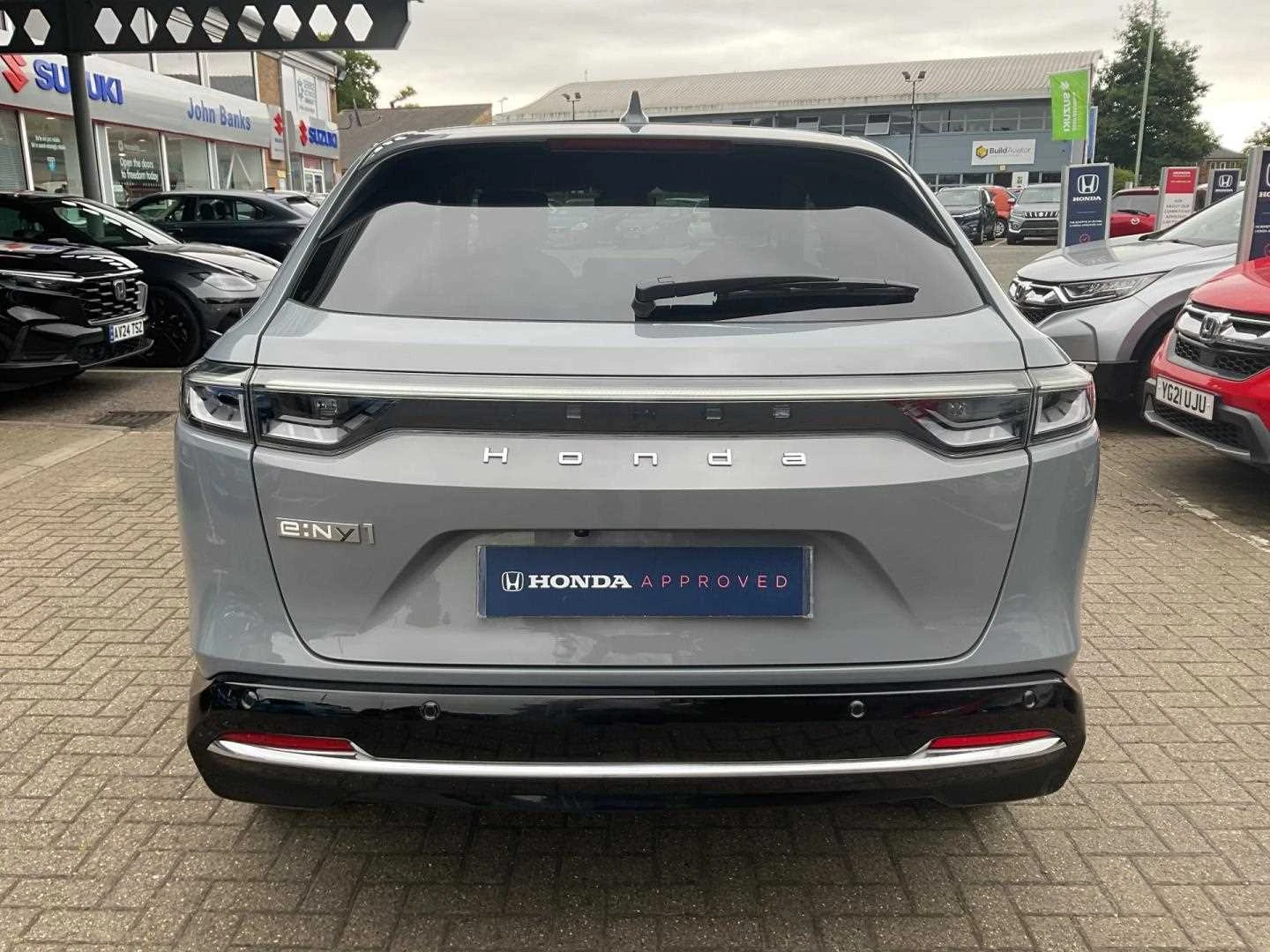 Vehicle image 7