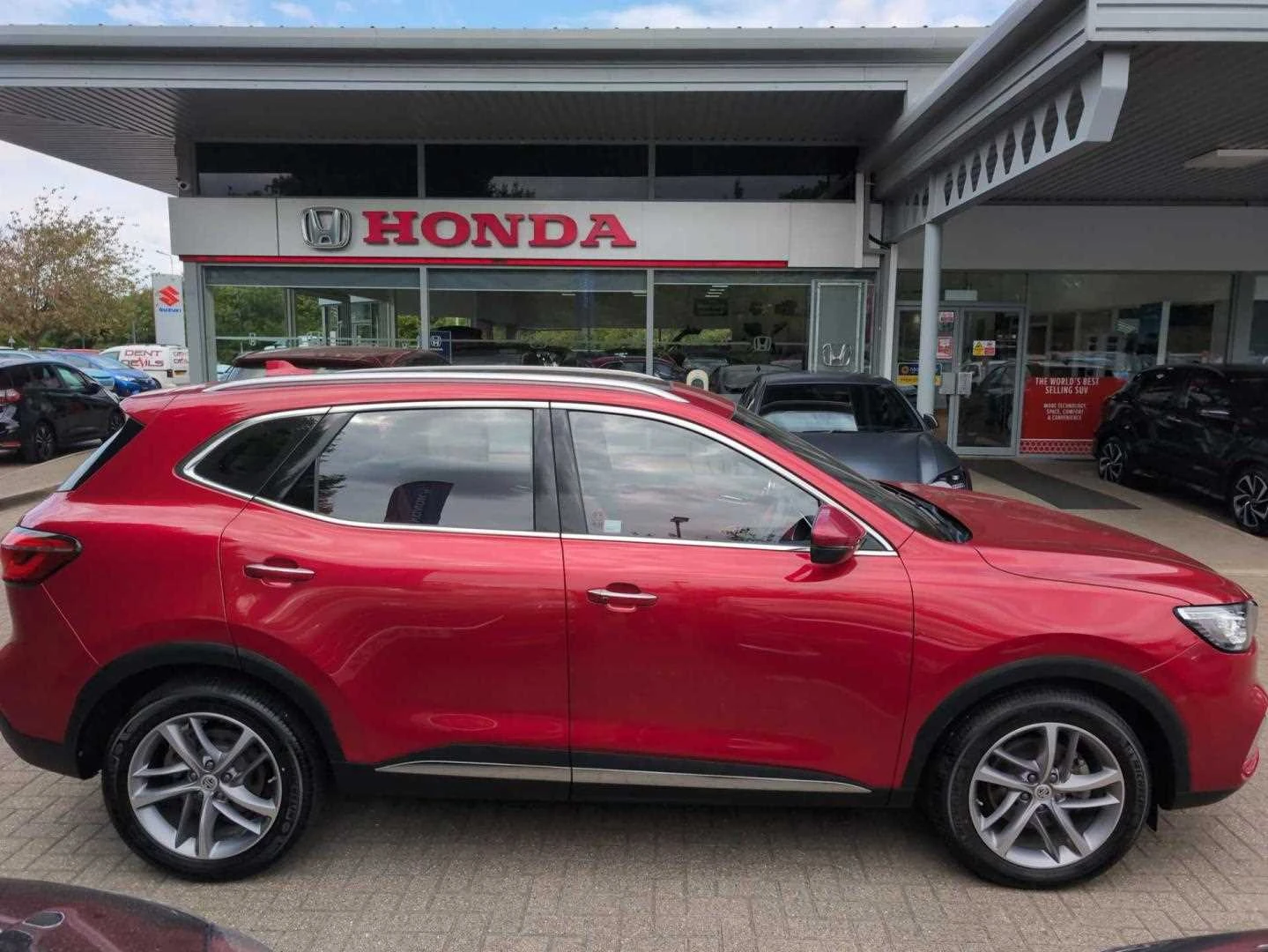 Vehicle image 5