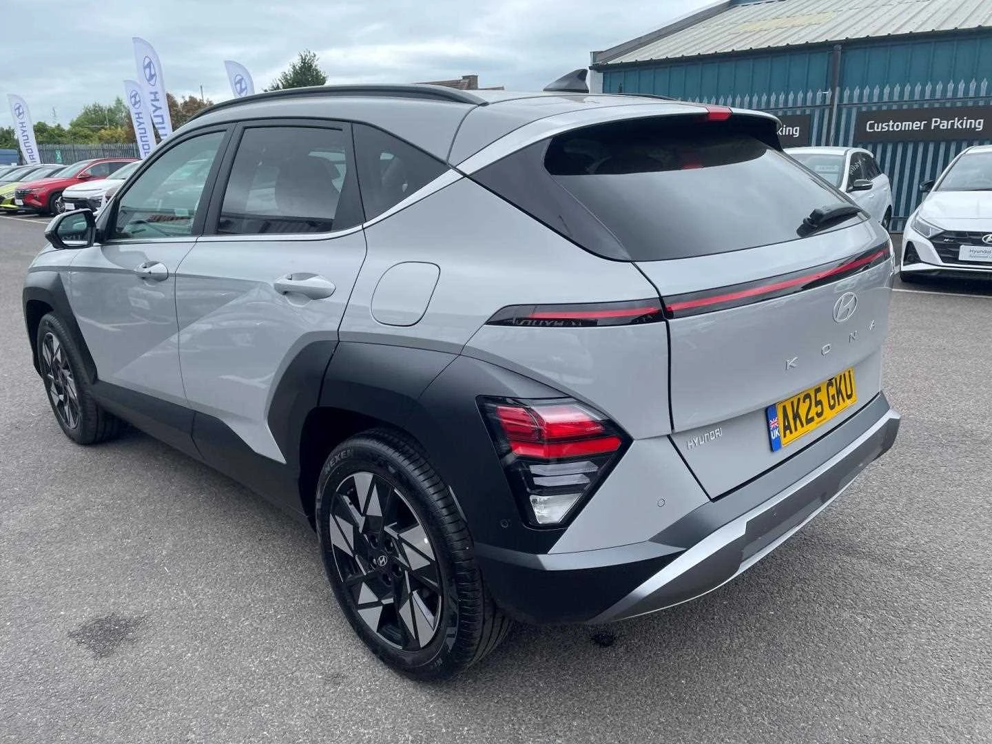 Vehicle image 6