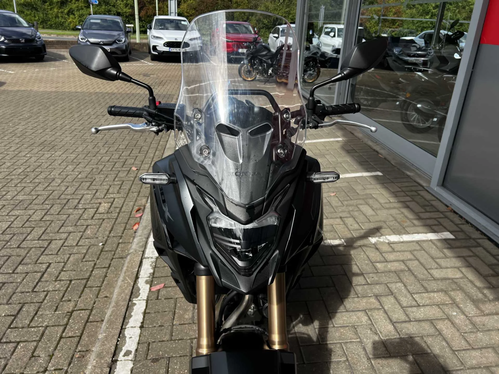 Vehicle image 7
