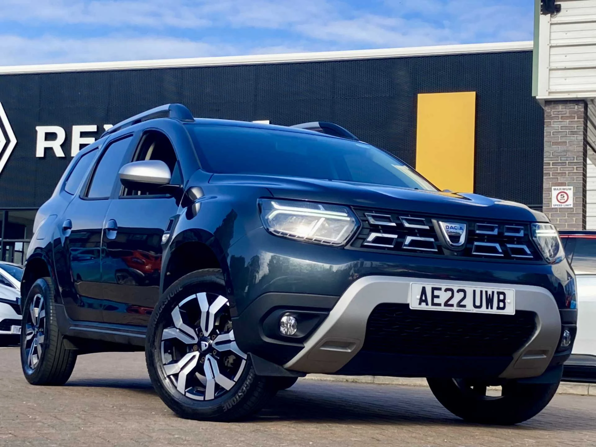 Vehicle image 3