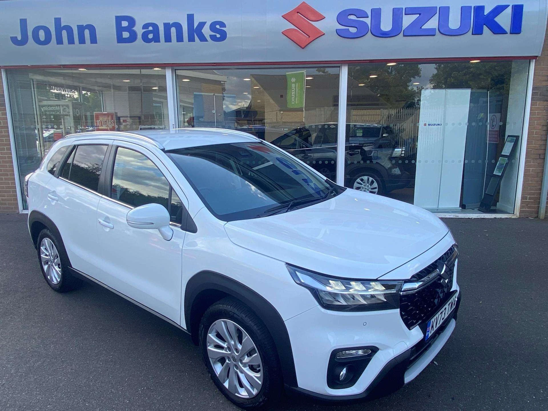 Vehicle image 3