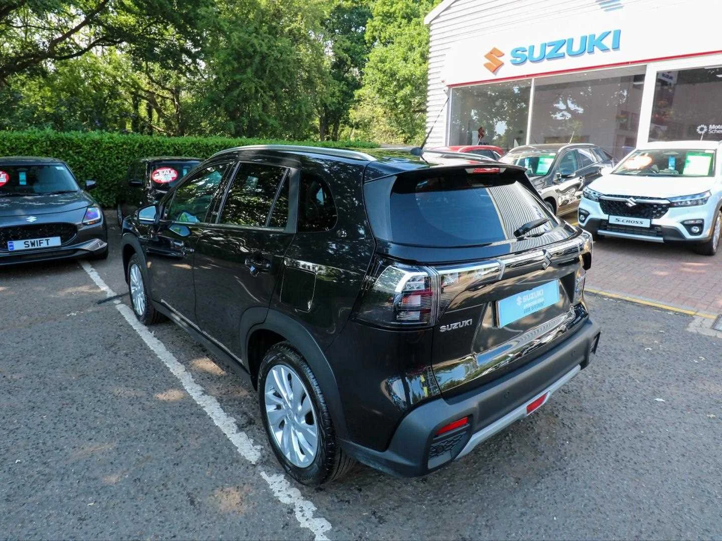 Vehicle image 3