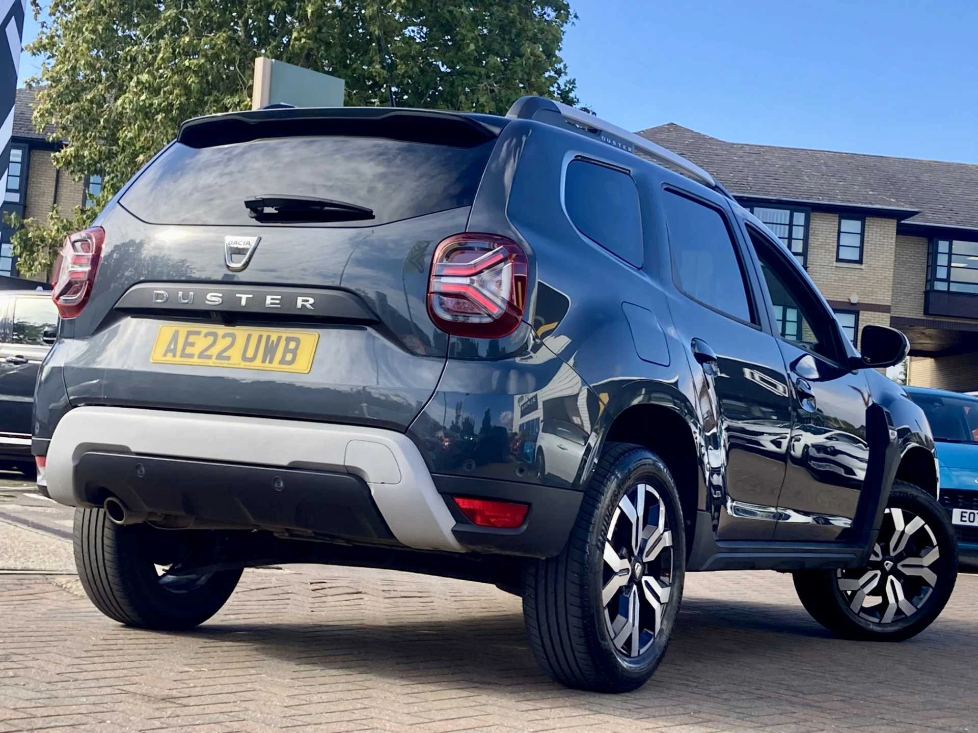 Vehicle image 7