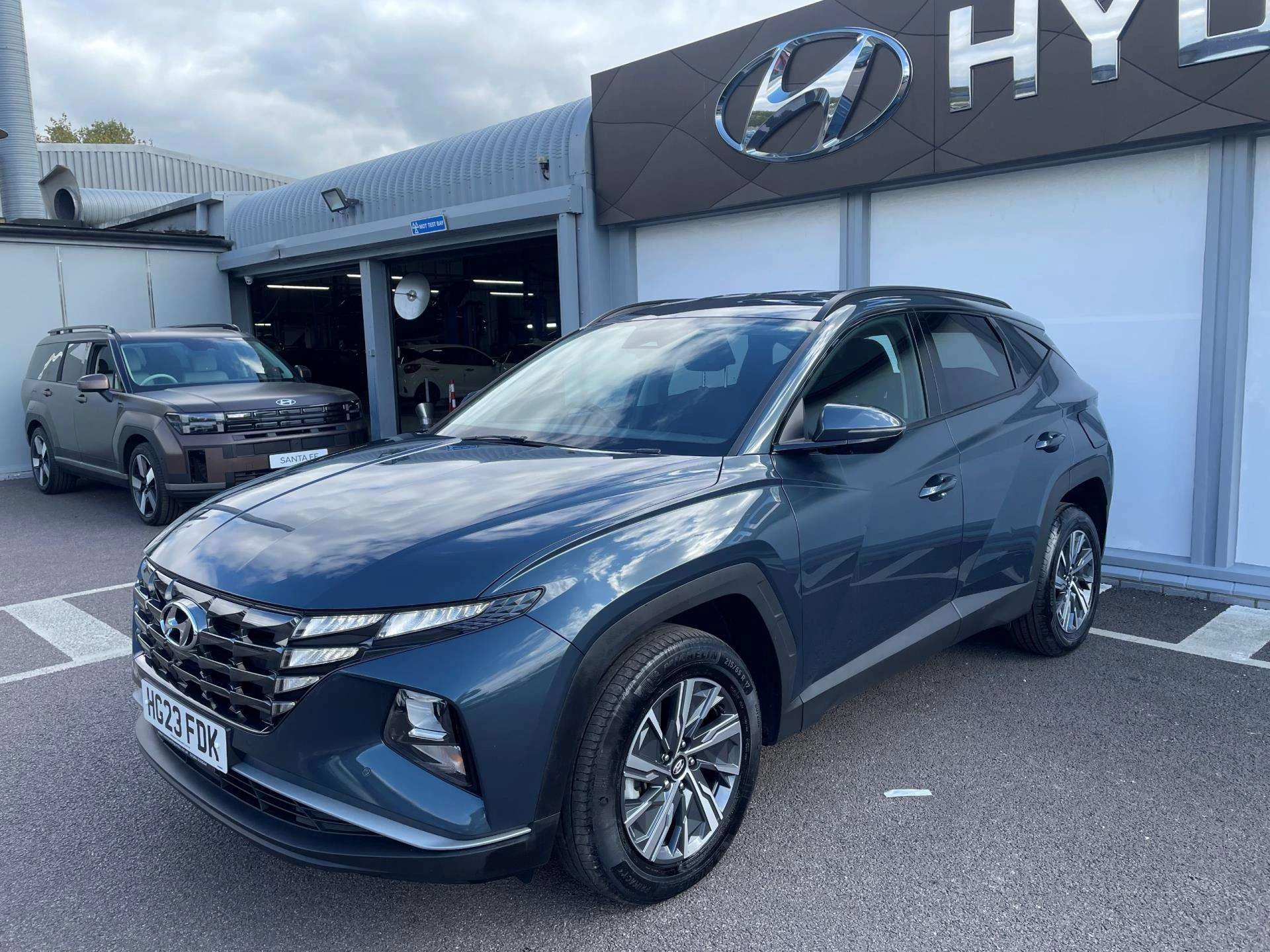 Vehicle image 6