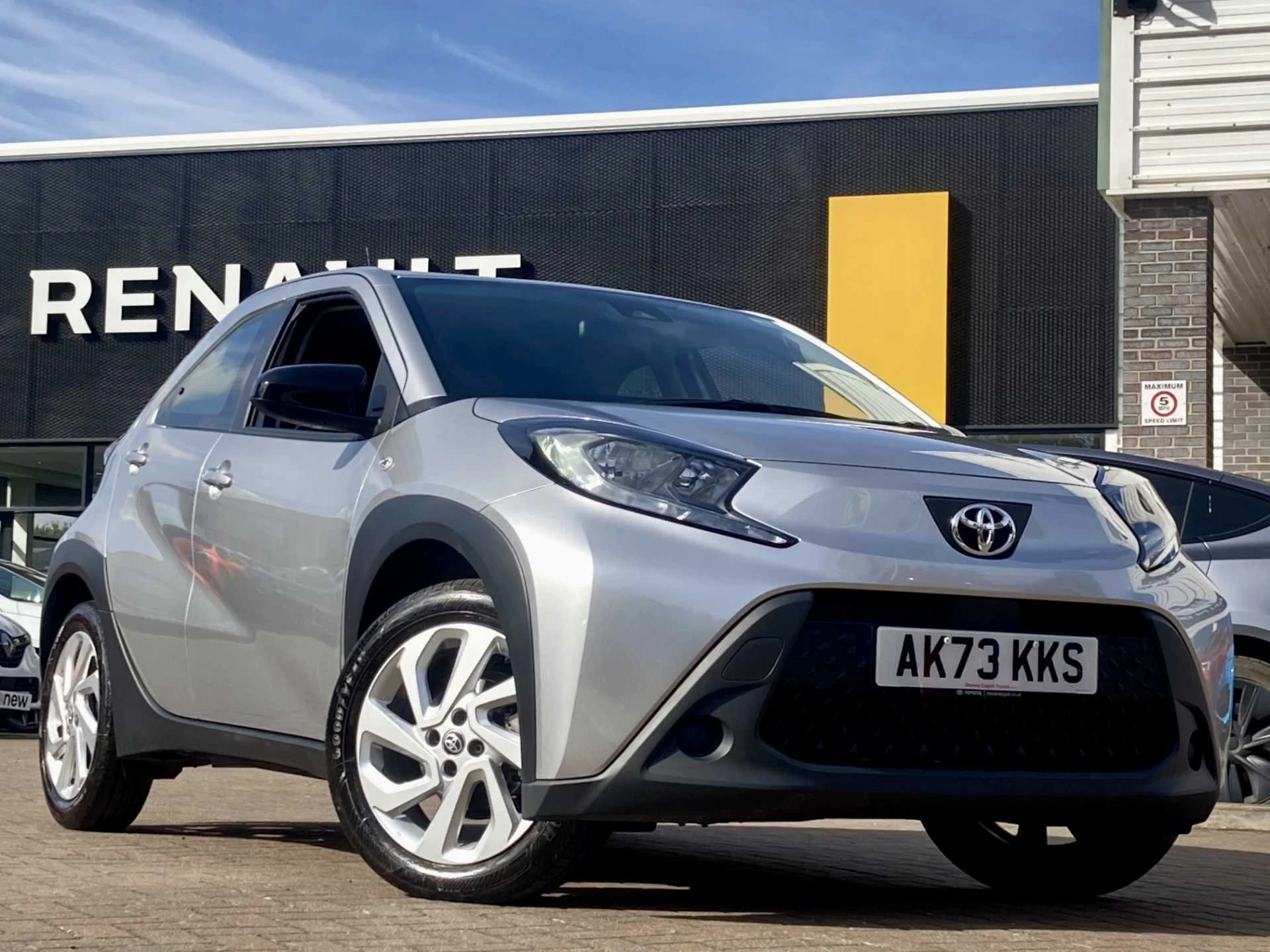 Vehicle image 3