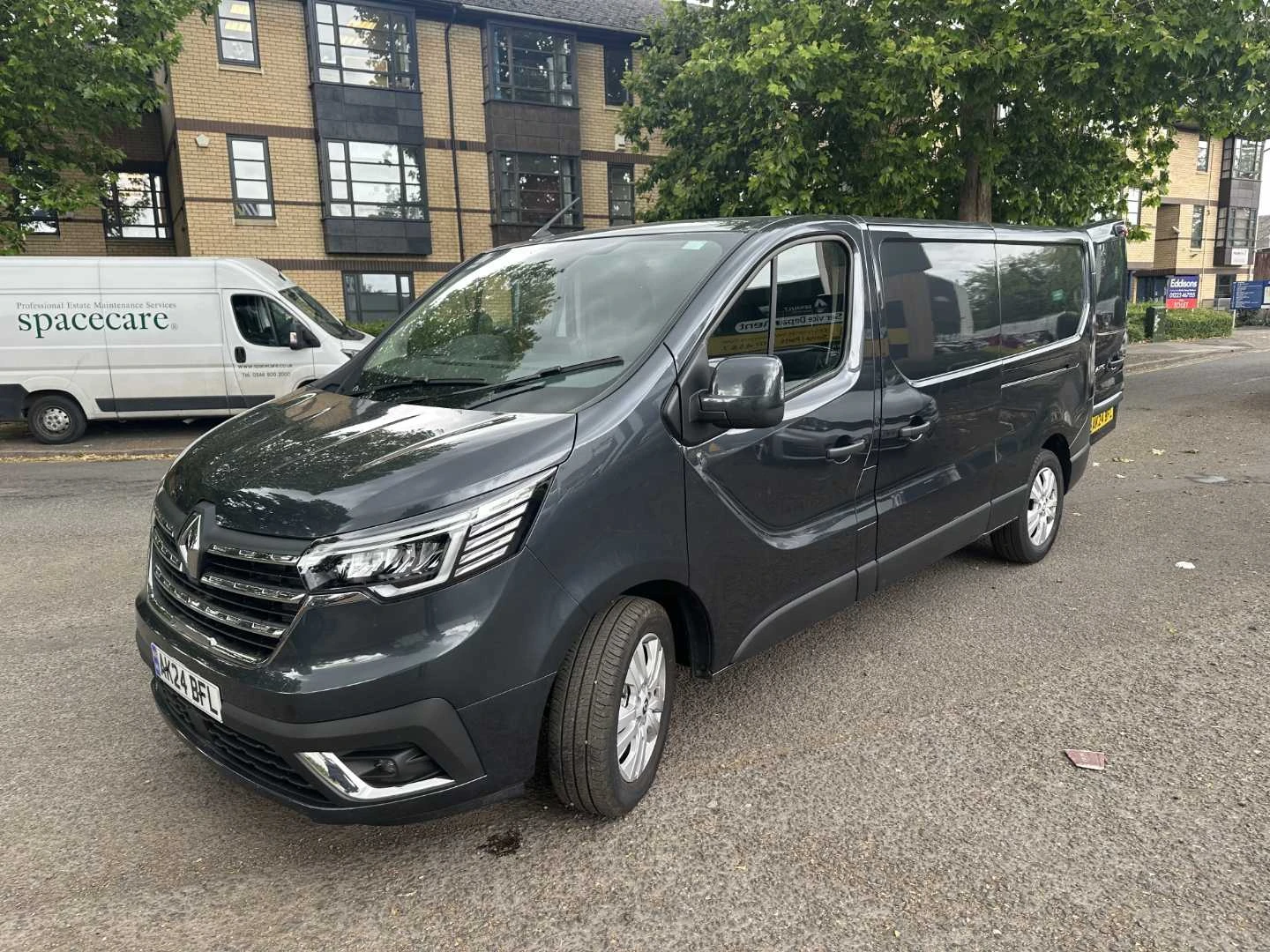 Vehicle image 4