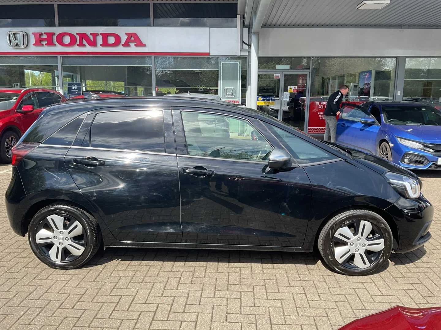 Vehicle image 5