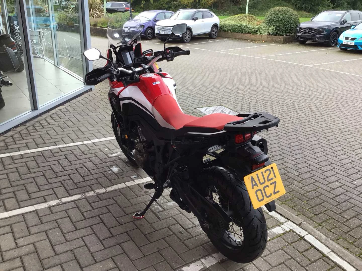 Vehicle image 5