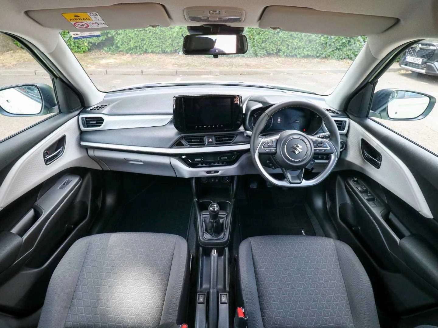 Vehicle image 4
