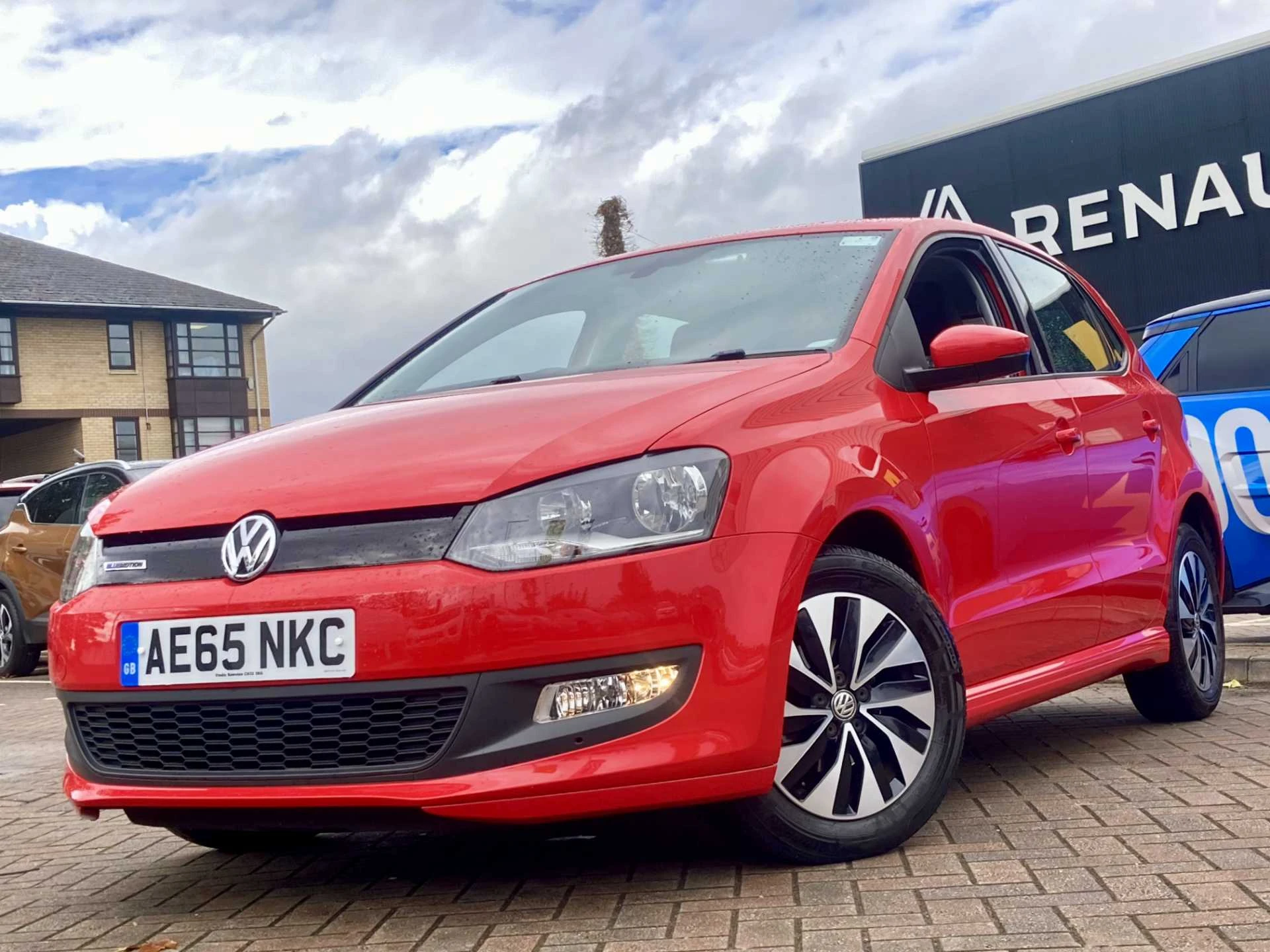 Vehicle image 5