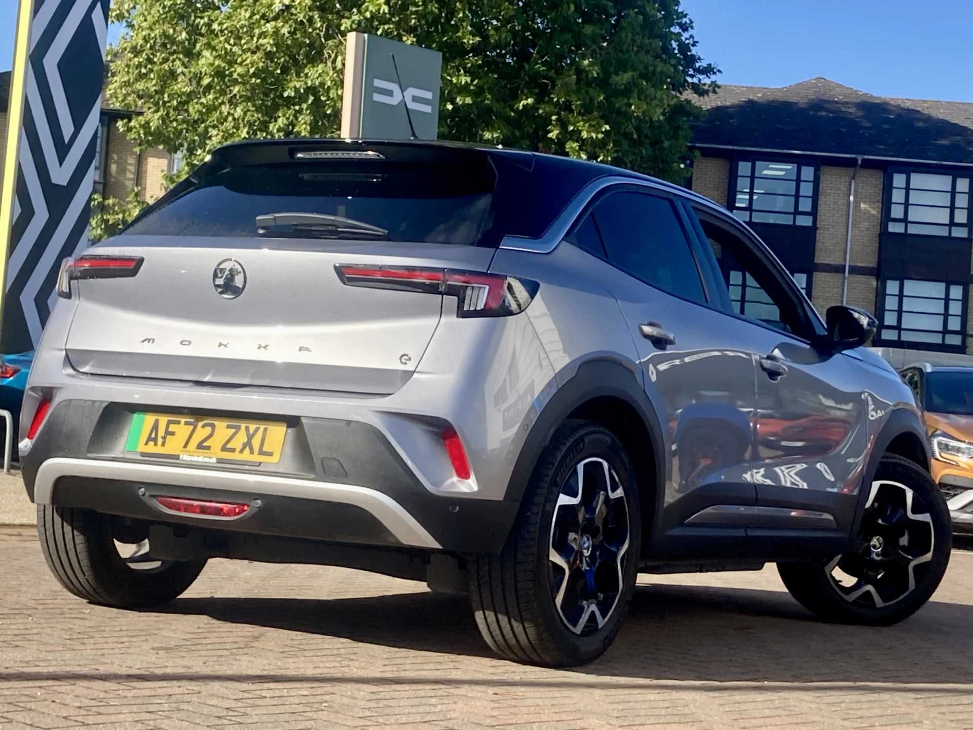 Vehicle image 7