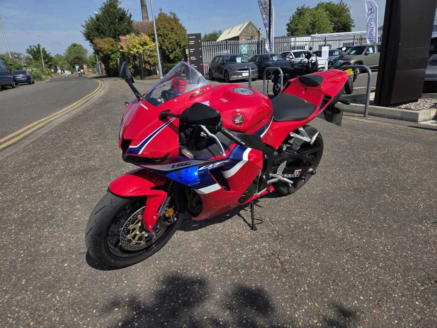 Vehicle image 7