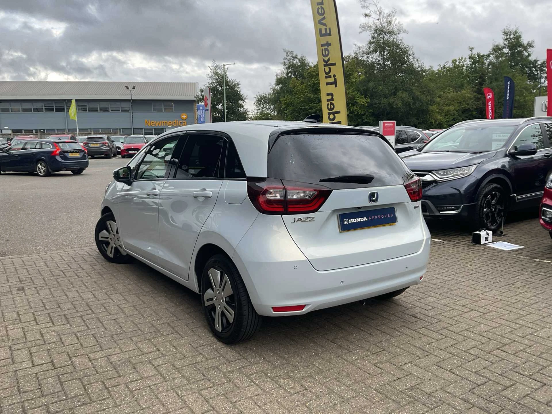 Vehicle image 3