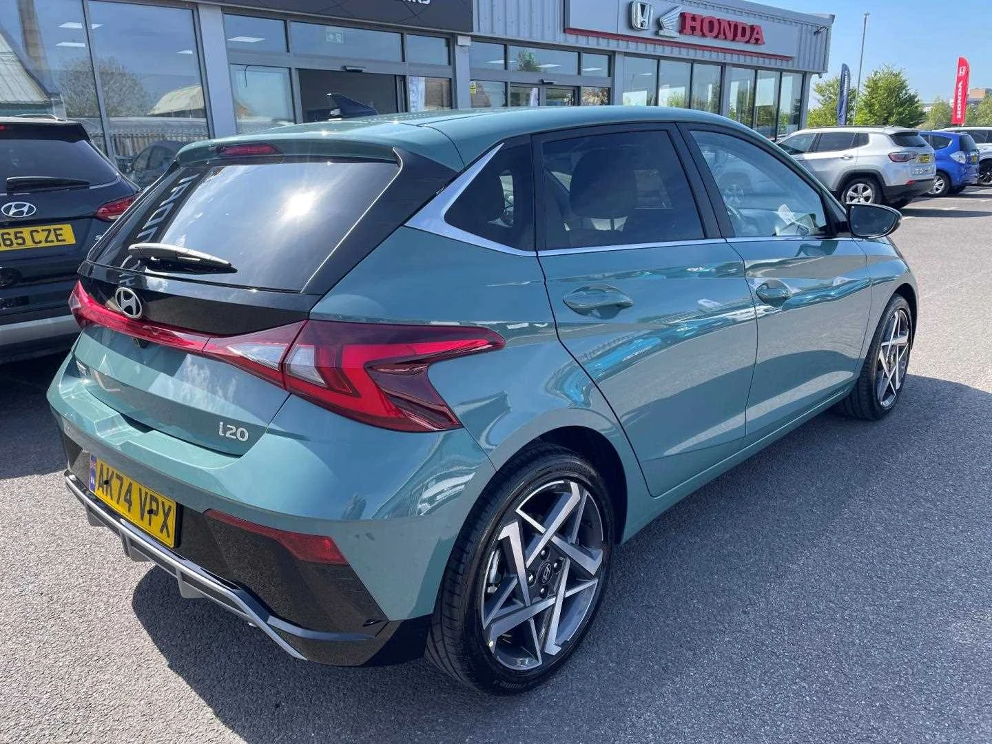 Vehicle image 7