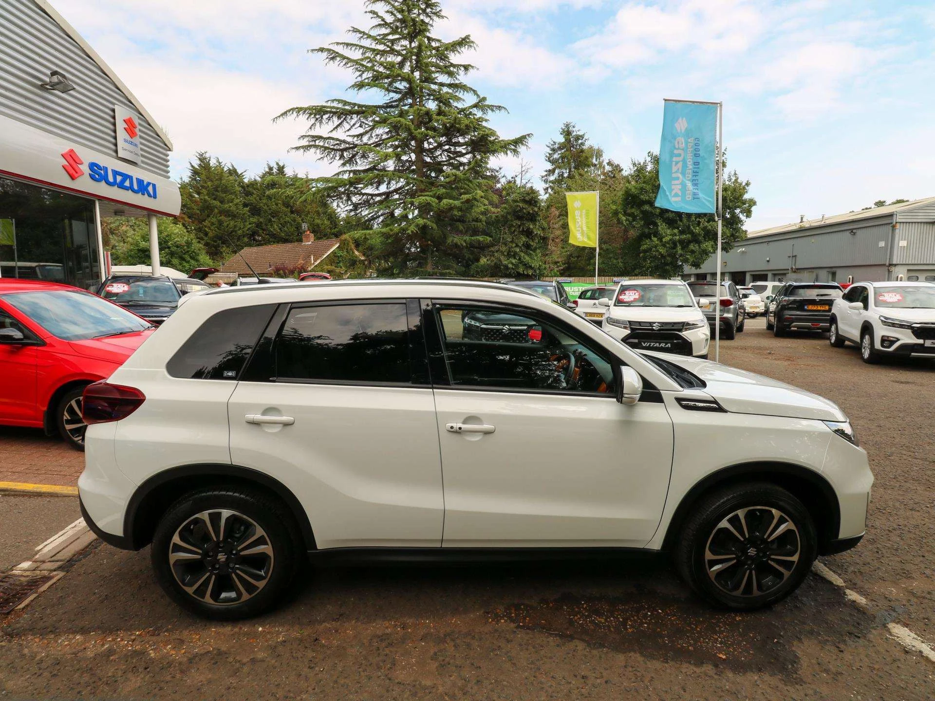 Vehicle image 5