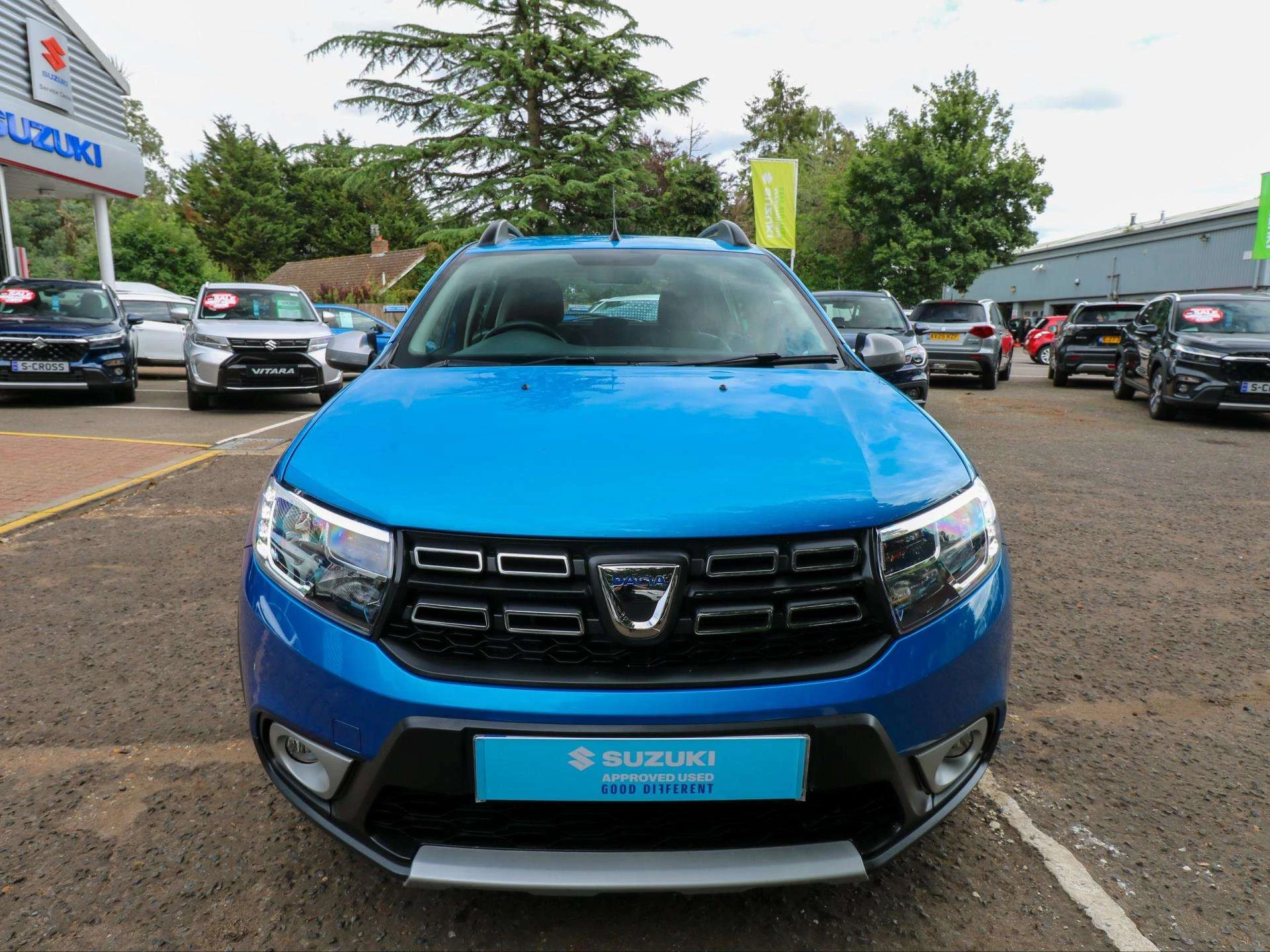 Vehicle image 6
