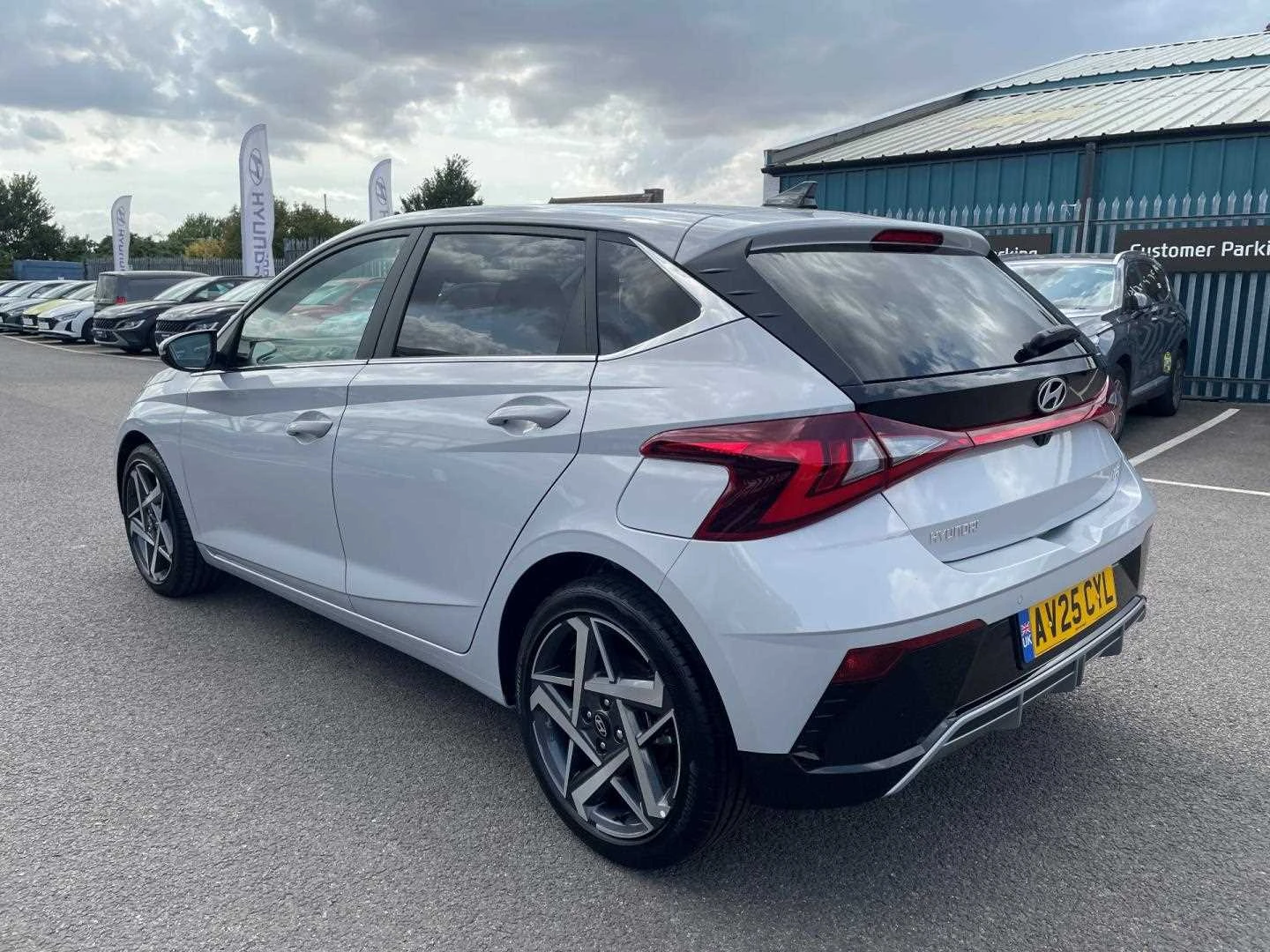 Vehicle image 6