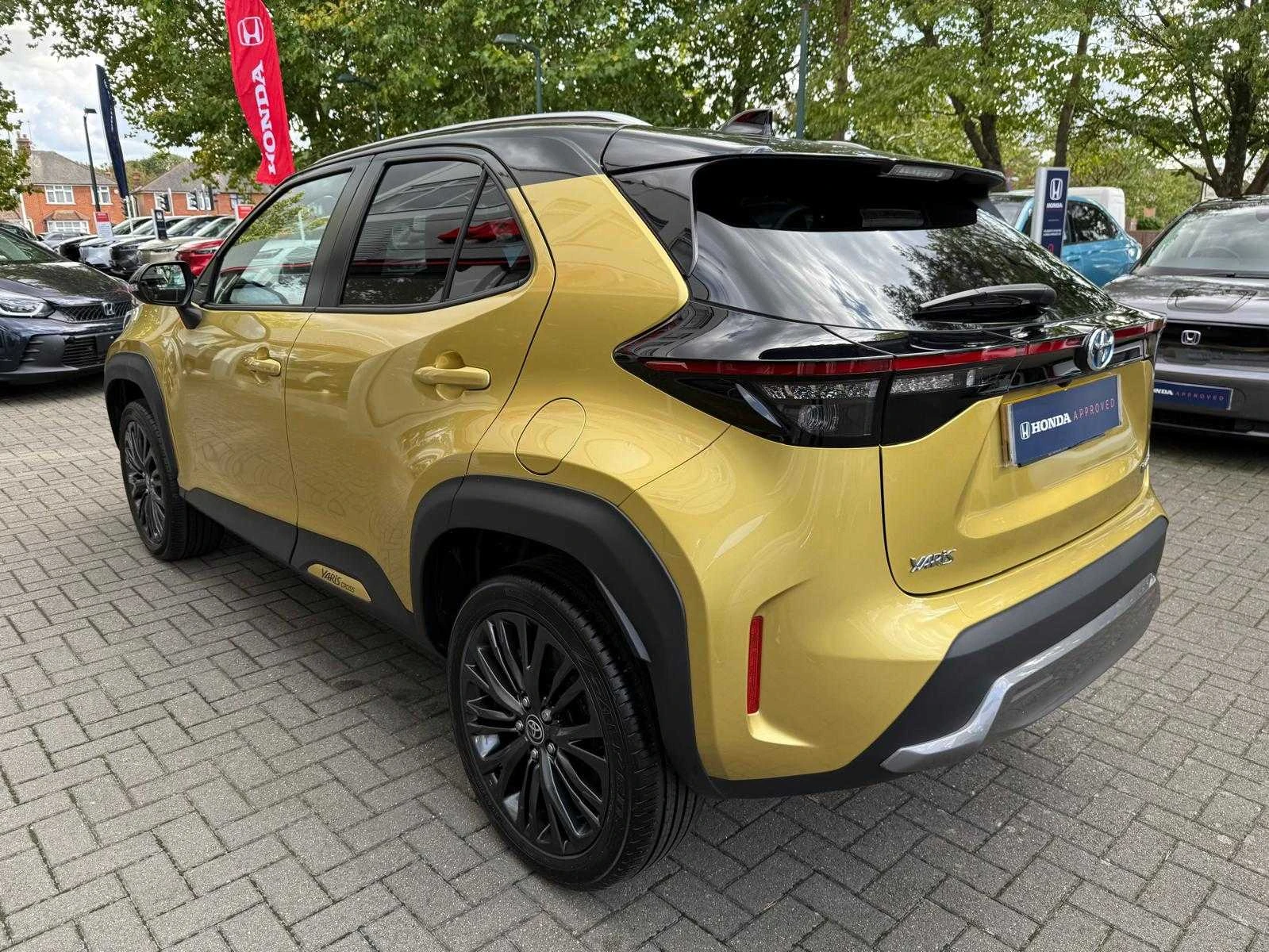 Vehicle image 3