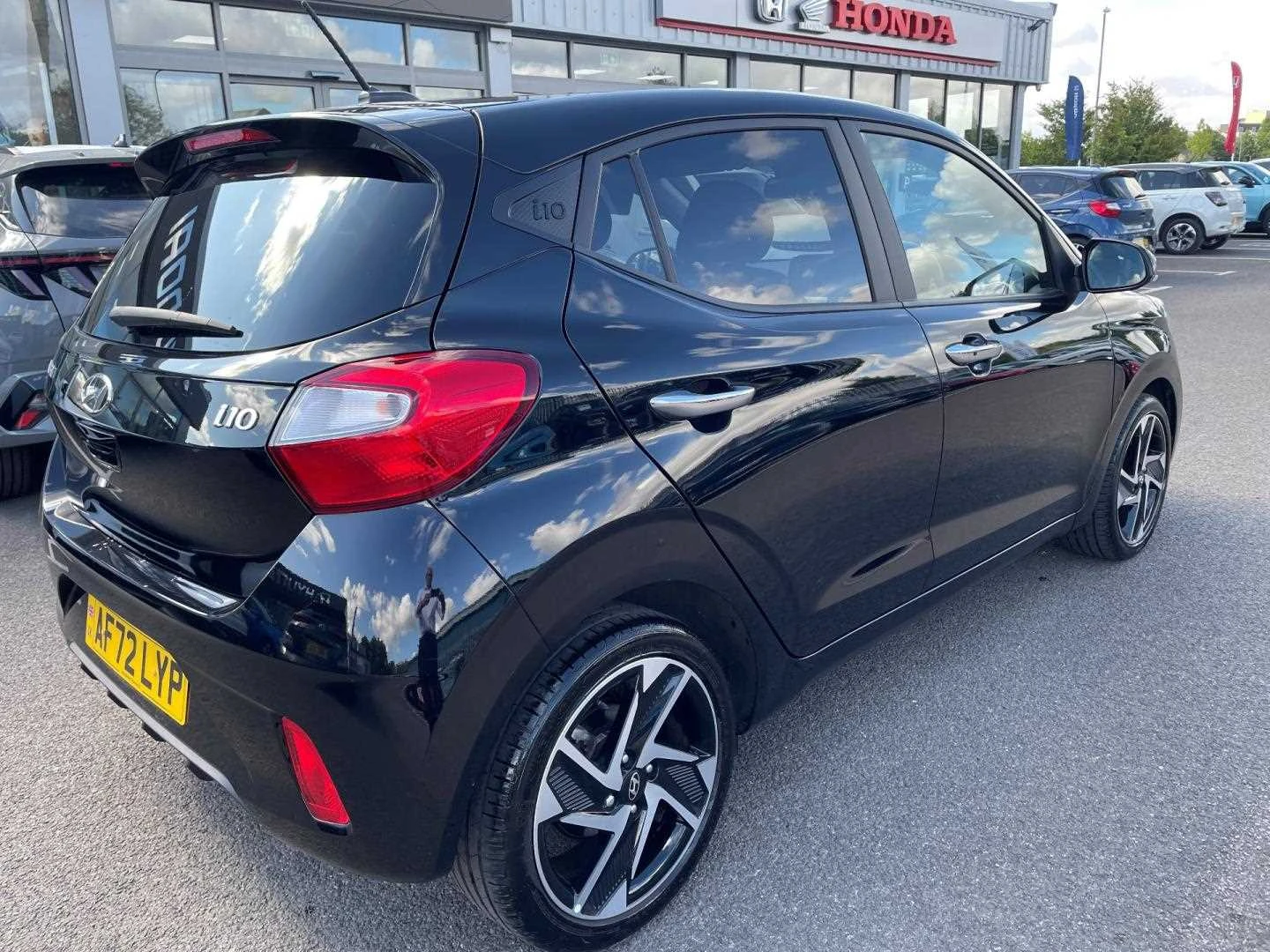 Vehicle image 7