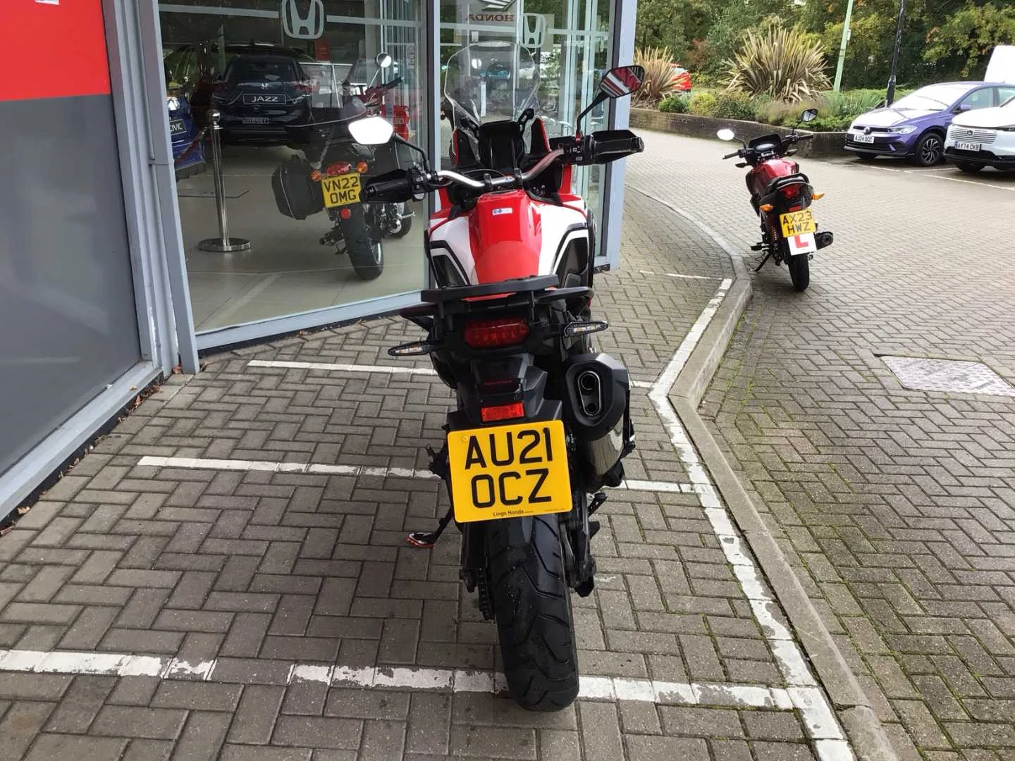 Vehicle image 6