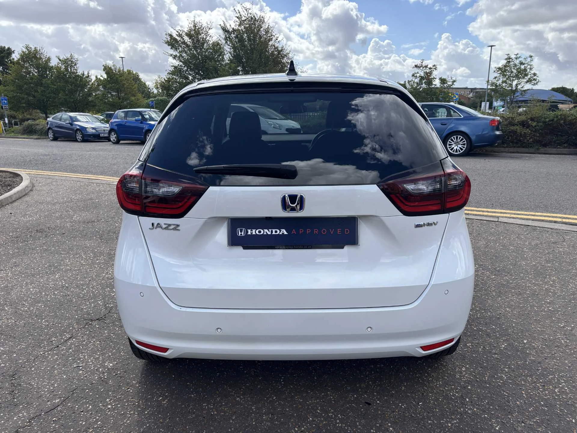 Vehicle image 3