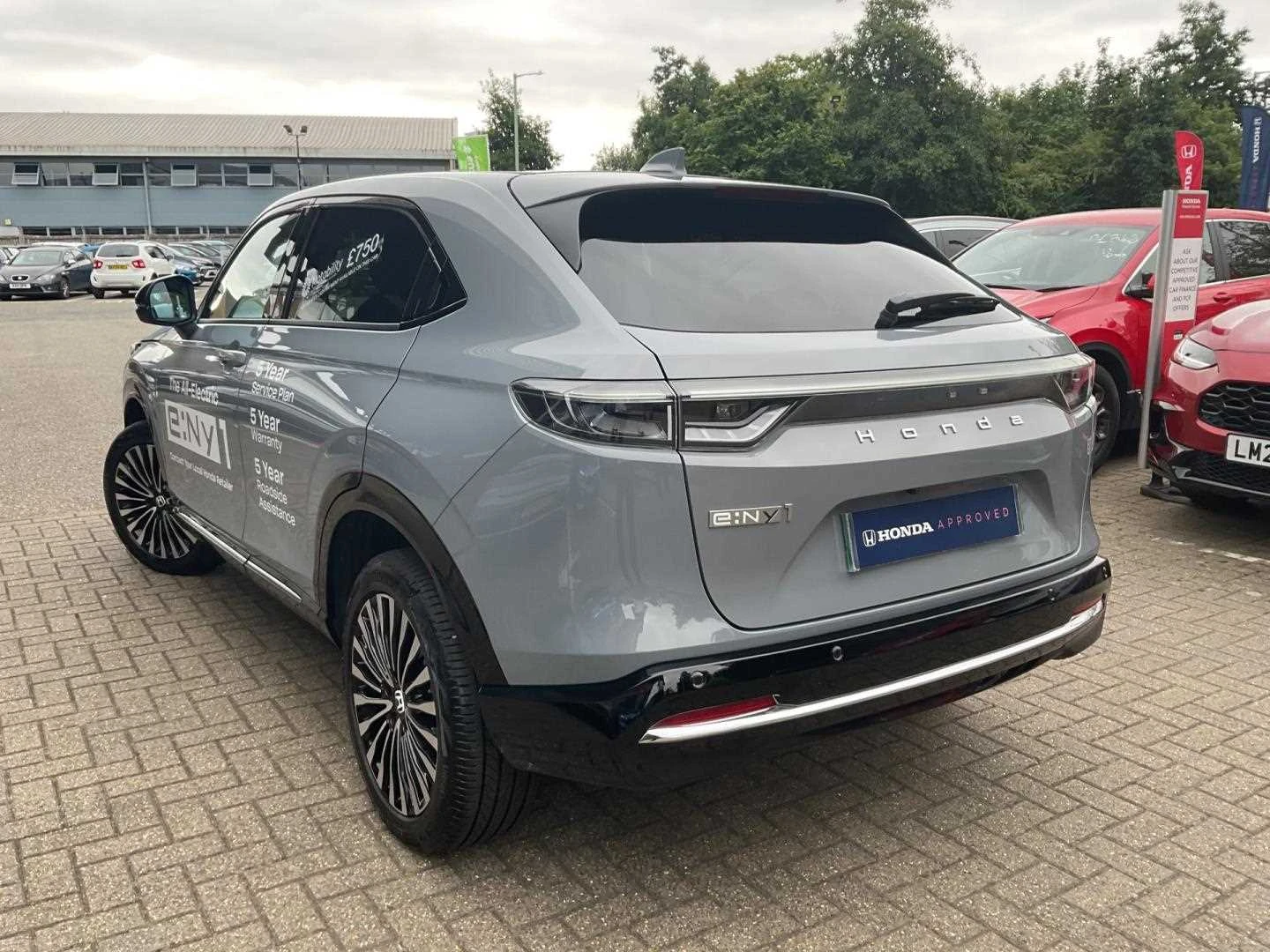 Vehicle image 3