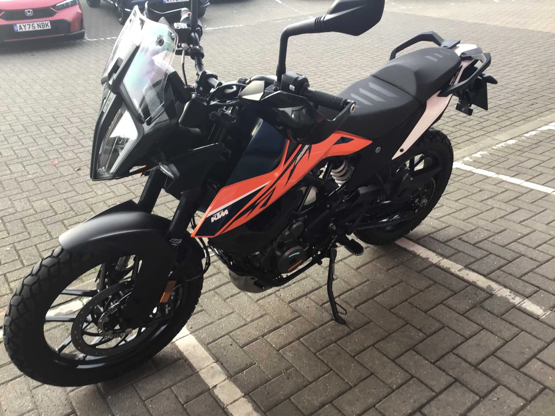Vehicle image 4