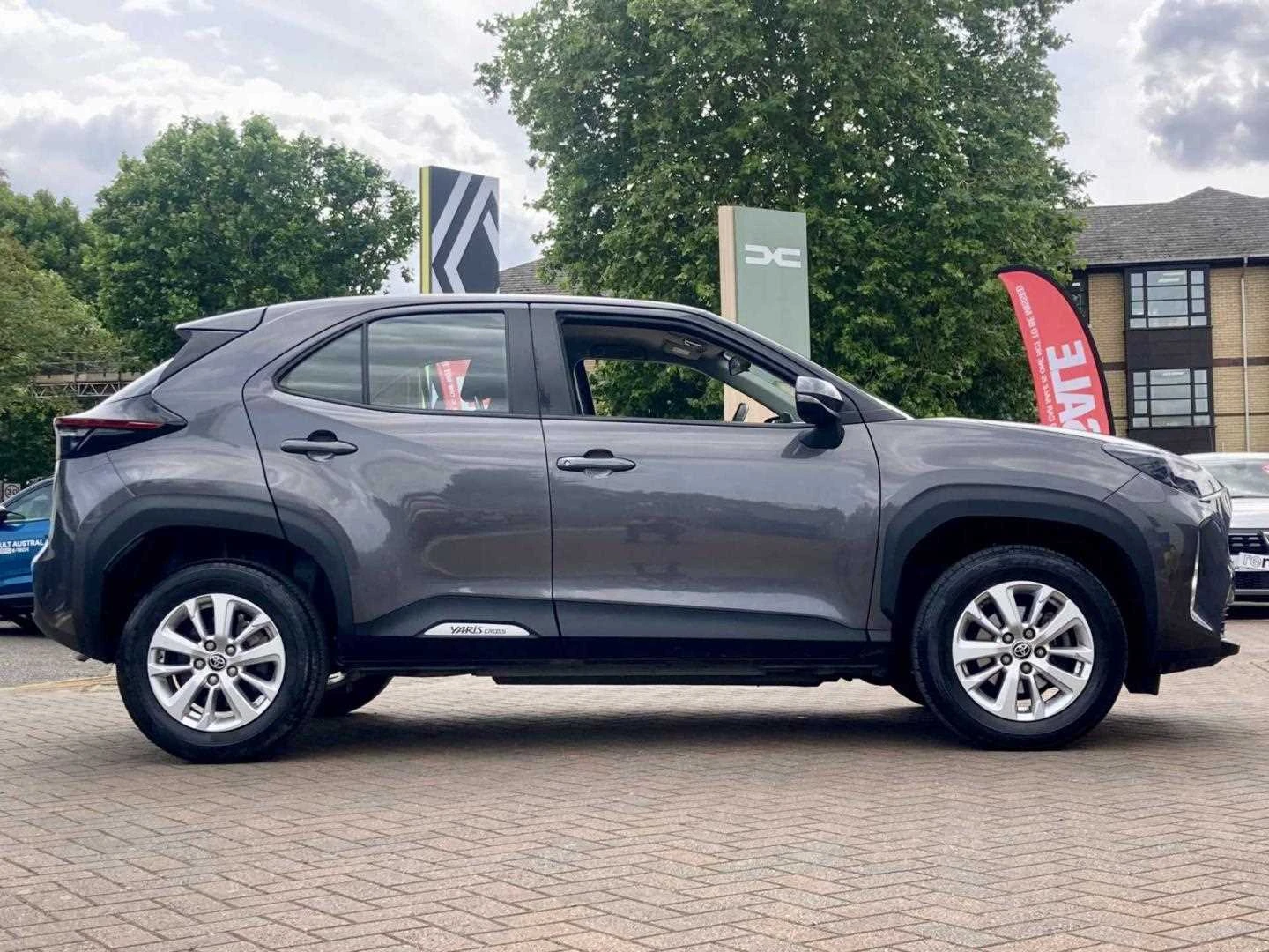 Vehicle image 7
