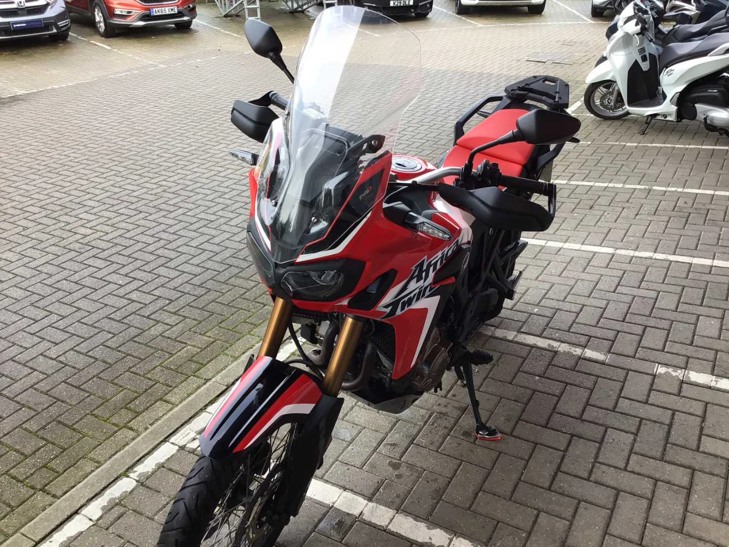 Vehicle image 4