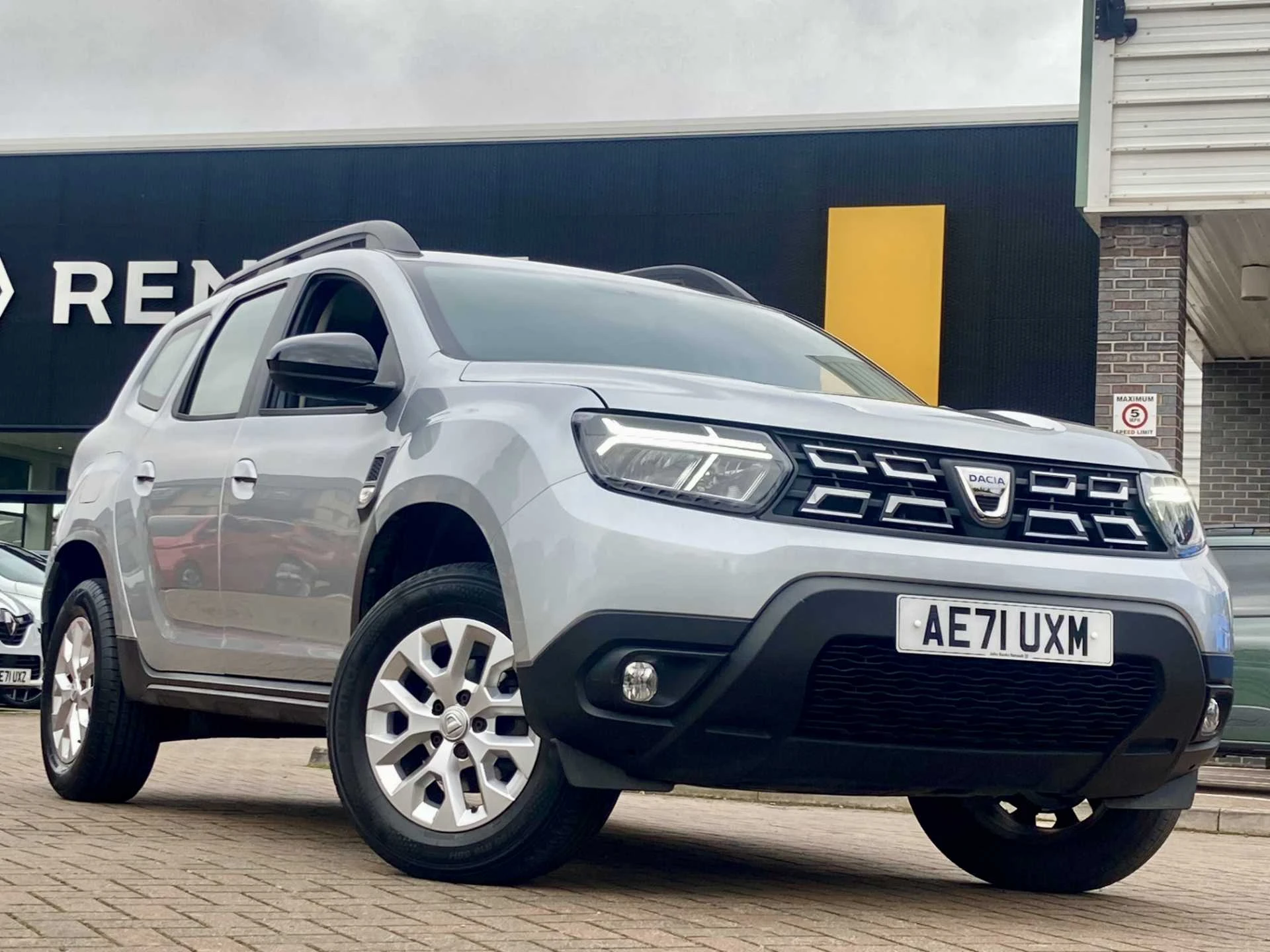 Vehicle image 3