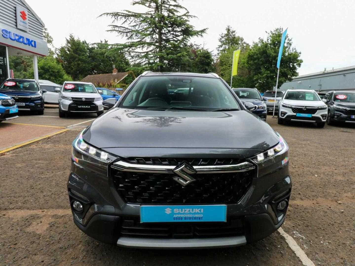Vehicle image 6
