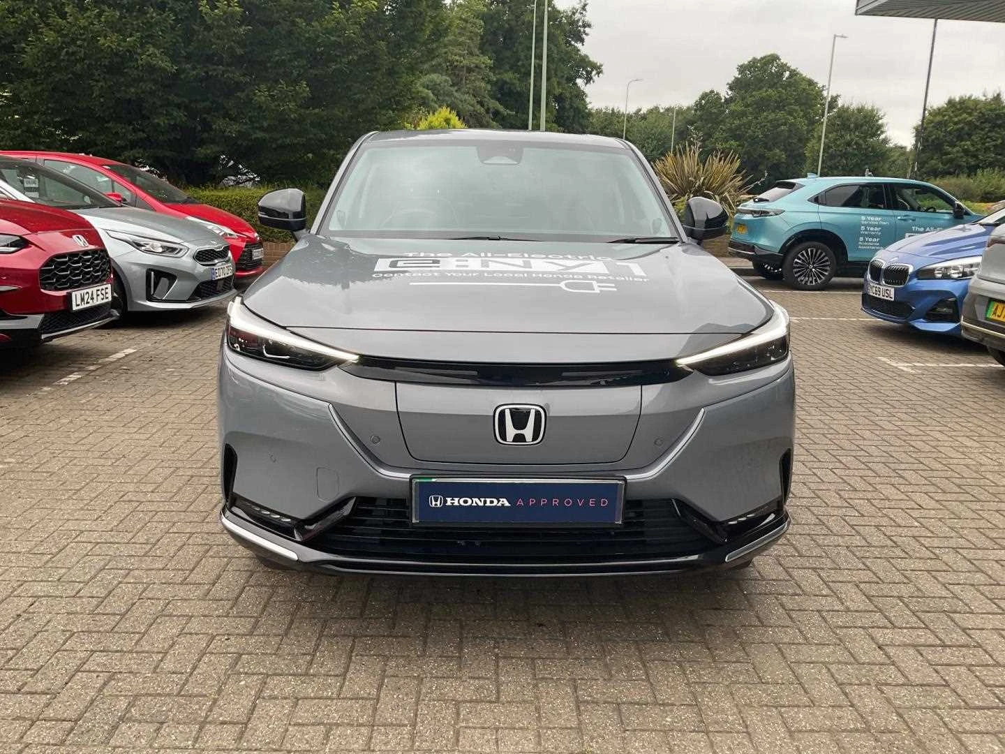 Vehicle image 6