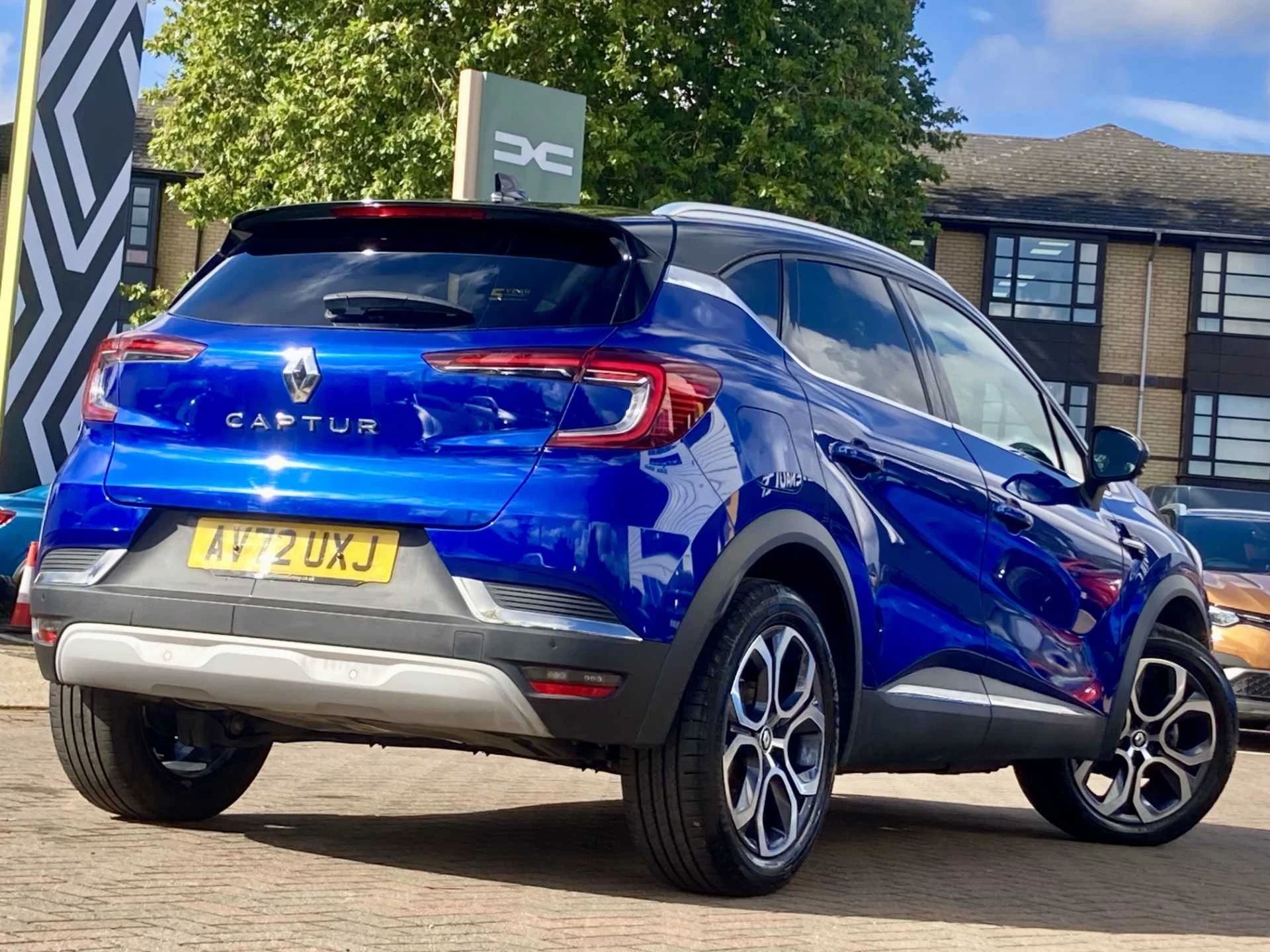 Vehicle image 7