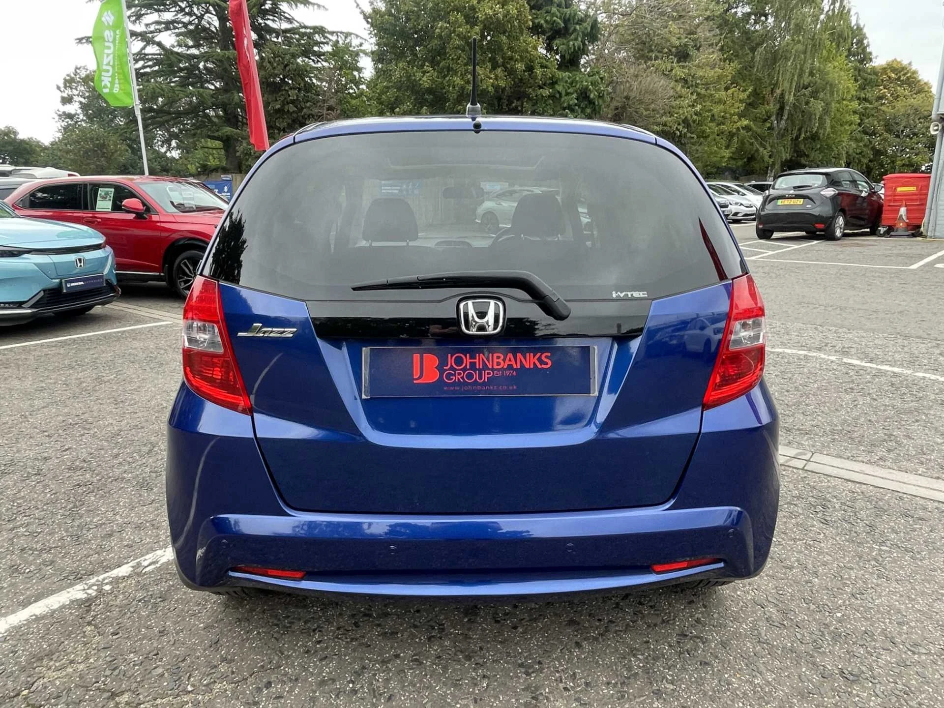 Vehicle image 7