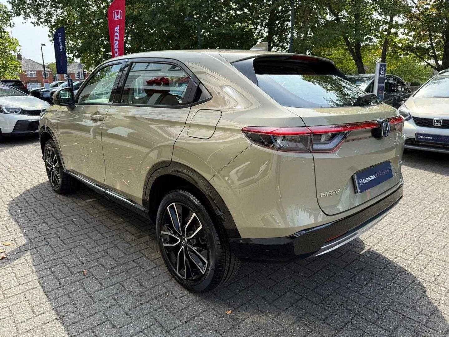 Vehicle image 3