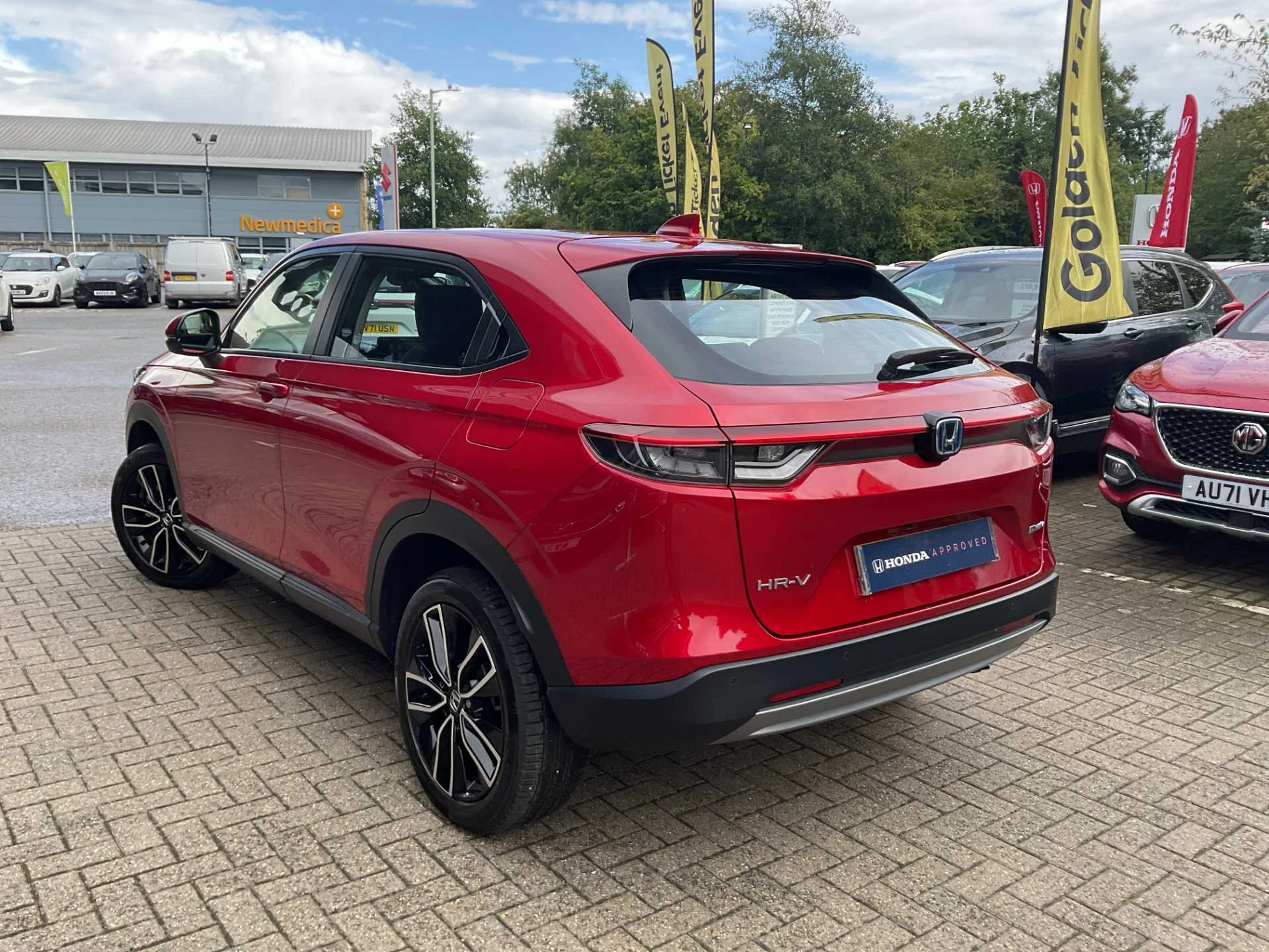Vehicle image 3