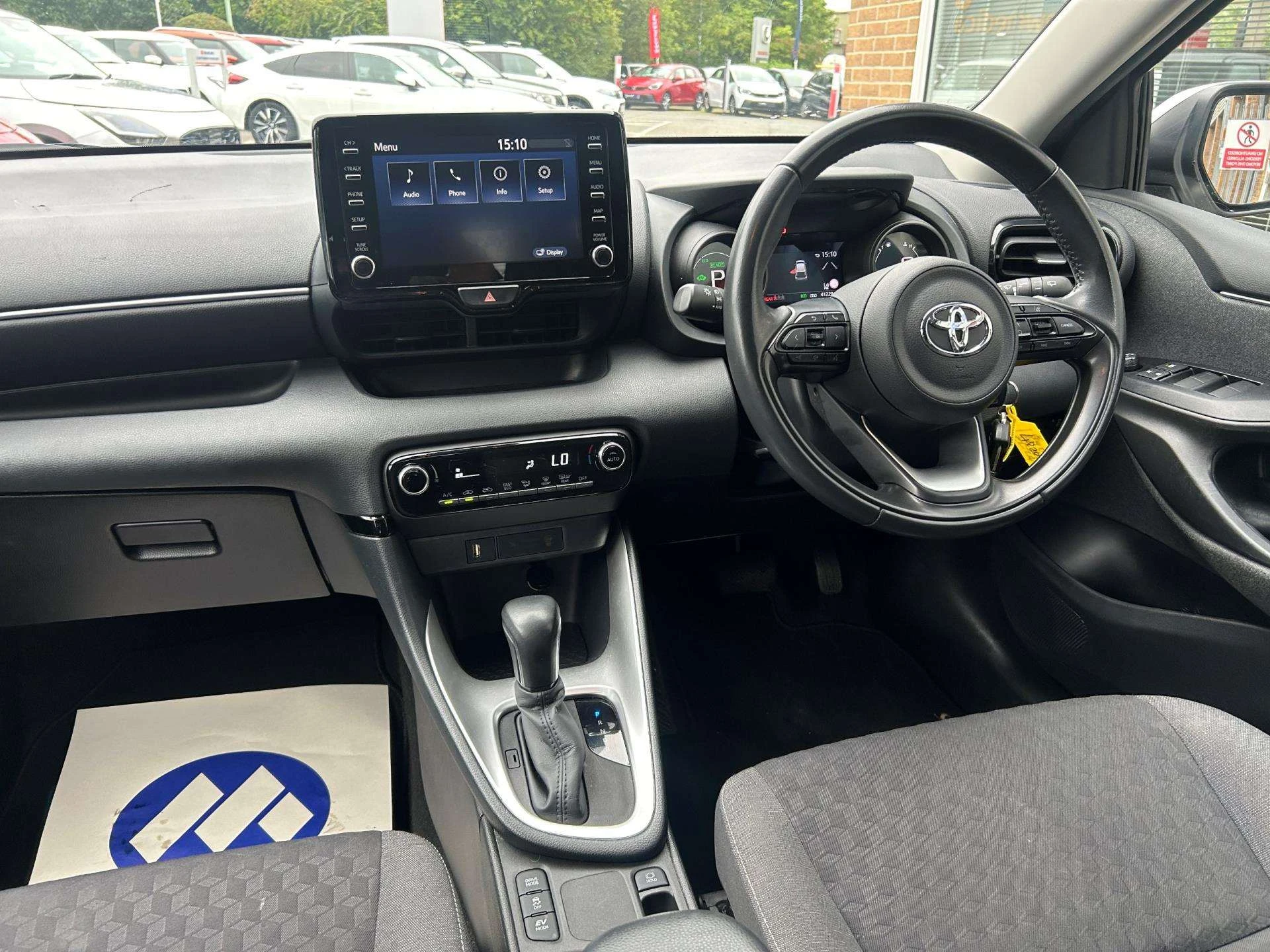 Vehicle image 5