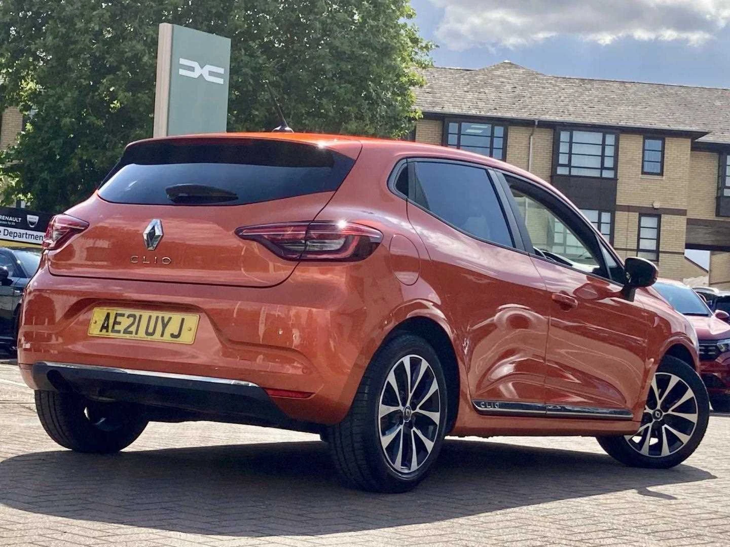 Vehicle image 7